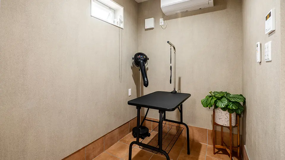 写真：愛犬も一緒にご利用いただける温水シャワー